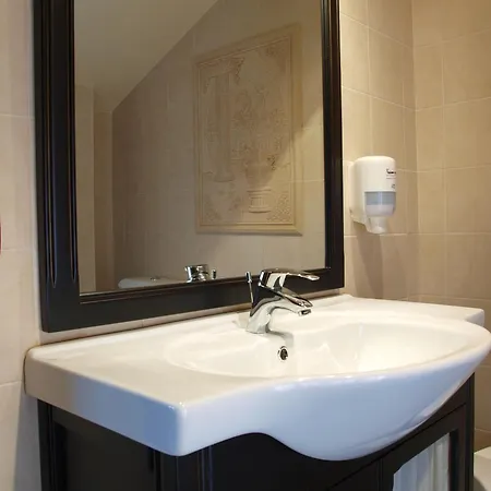 Marouco Hotel 2*