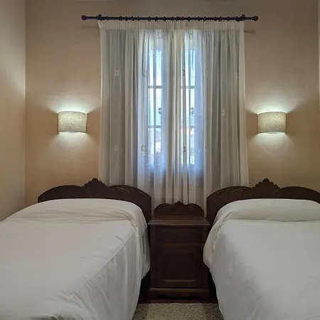 Marouco ホテル 2*